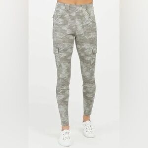 SPANX Stretch Twill Ankle Cargo Pants Stone Wash Camo Print Size S Tall